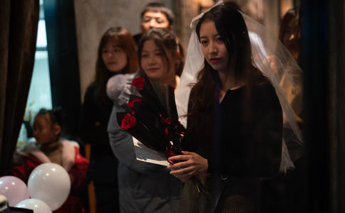 情人节用浪漫话语温暖她
