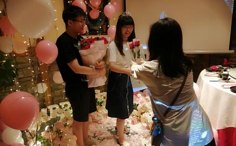 个性婚礼策划需要综合考虑经济因素吗_婚礼