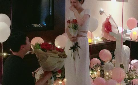 利落时尚婚礼连身裤_婚礼