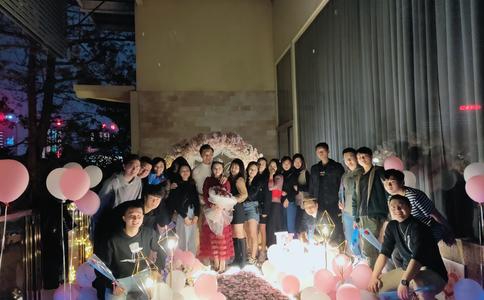 去青海旅拍婚纱照价位_婚纱照