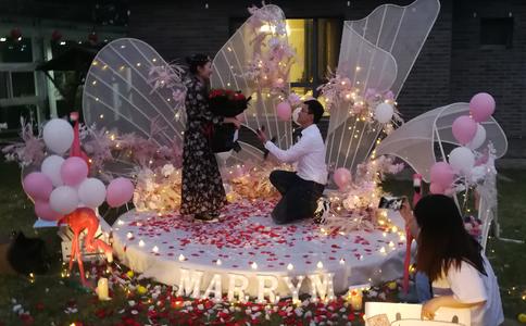 北京男子医院浪漫求婚方式 独特新颖方式吸引女友
