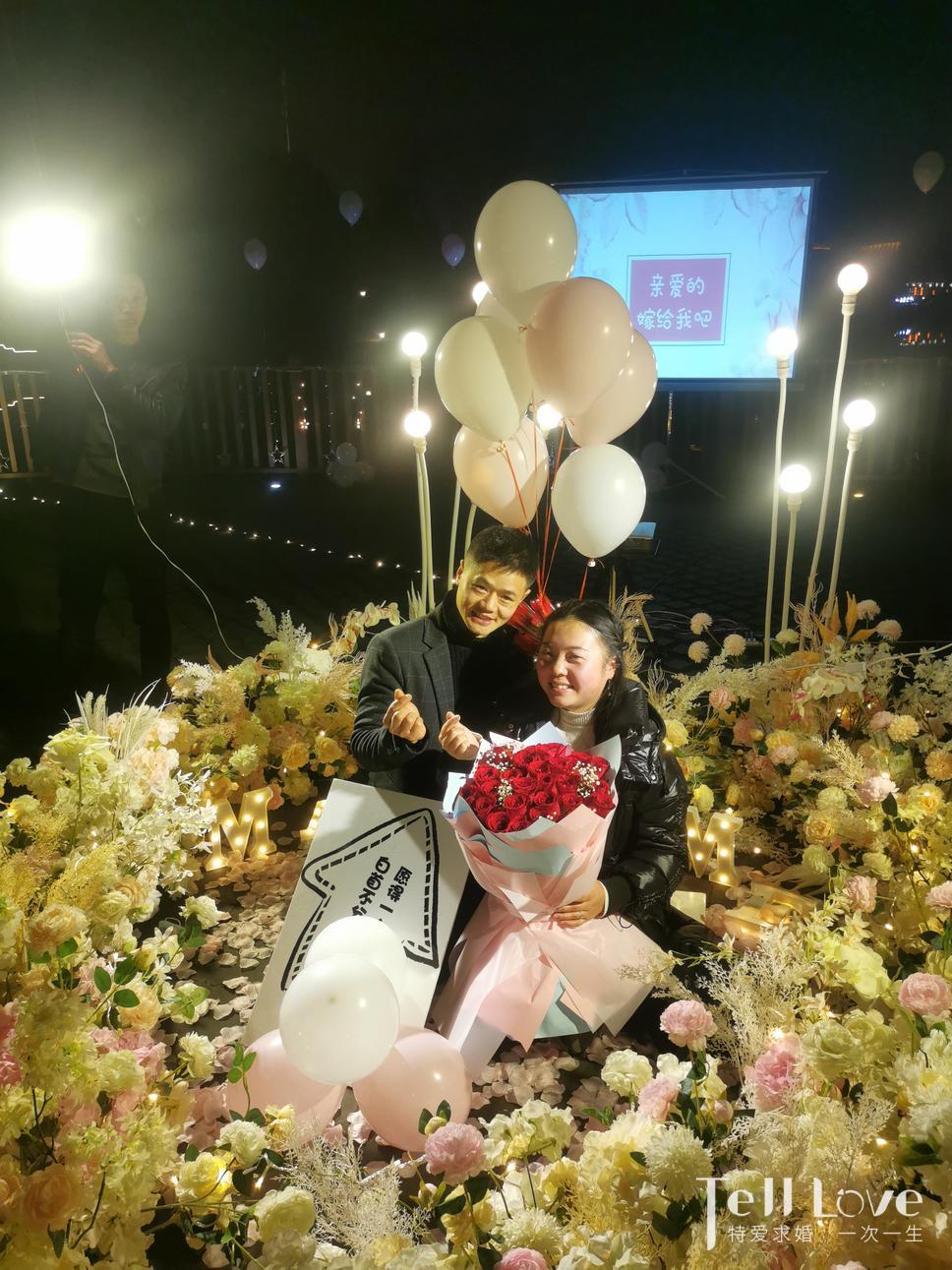 最浪漫的单膝下跪求婚图片,浪漫求婚图片大全