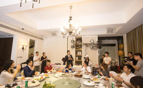 分析婚房拉花布置技巧_婚房