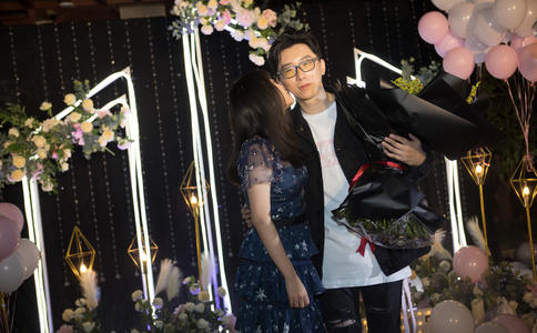 新娘结婚戒指戴哪个手_结婚