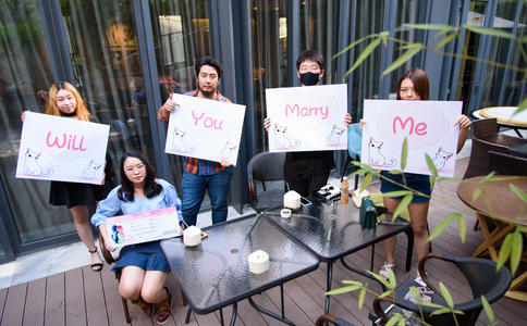 婚礼新郎西装什么颜色好_新郎