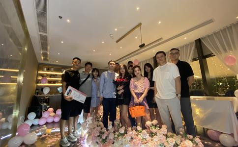 租婚车马自达多少钱_婚车